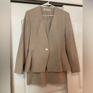 Business Suit, size 14